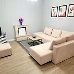 Cozy Villa, Beach. 度假居 格勒姆