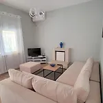 Cozy Villa, Beach. *