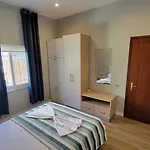 Vakantiehuis Cozy Villa, Beach. Golem (Tirana)
